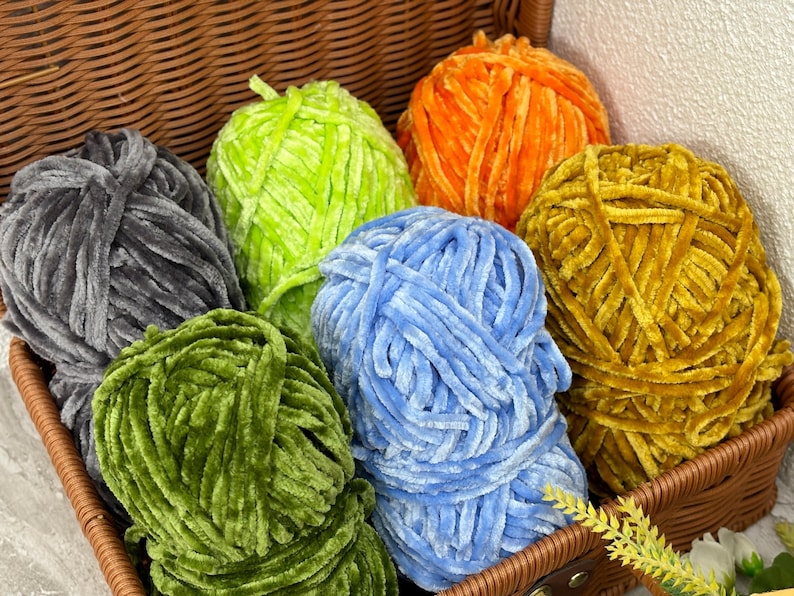 Cozy Chenille Yarn, Velvet Plush Bulky Yarn for Knitting Crochet Amigurumi, Soft Toy Making Craft Yarn, 100g 6mm 80m, Wholesale Yarn