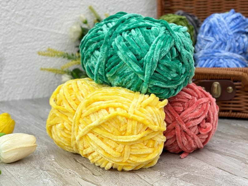 Cozy Chenille Yarn, Velvet Plush Bulky Yarn for Knitting Crochet Amigurumi, Soft Toy Making Craft Yarn, 100g 6mm 80m, Wholesale Yarn