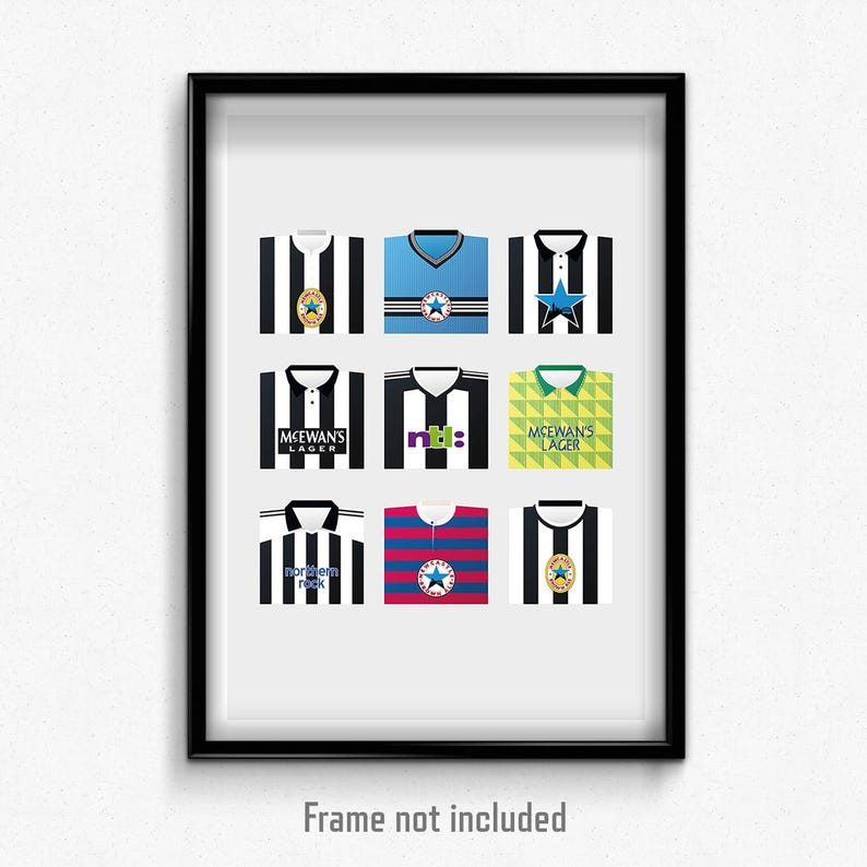Op de afbeelding: Een ingelijste print met negen gestileerde voetbalshirts. De shirts tonen verschillende kleurenschema's, waaronder zwart-witte strepen, blauw, rood en groen, met teamlogo's en sponsordetails. De tekst "Frame not included" staat onderaan.