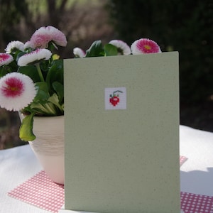 Klappkarte mit Umschlag/Kreuzstich/Grußkarte/Glückwunschkarte/handgestickt/Kreuzstichkarte/C. Dahlbeck/Erdbeere/Muttertag