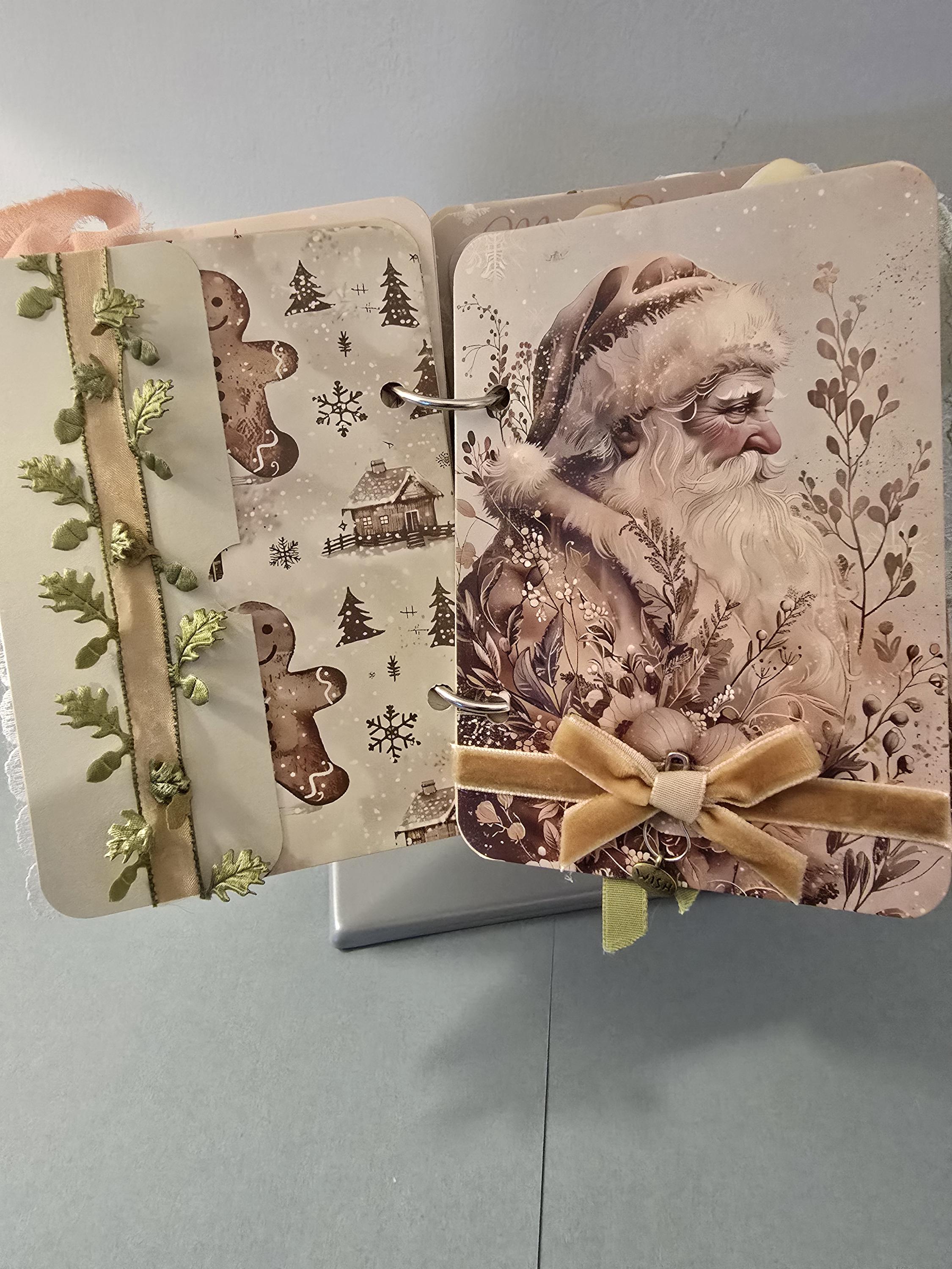 Vintage Santa Flip Book. Perfect for Gift Cards, Cash and Stocking