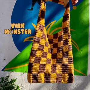 Virkmönster rutig tote bag, virkmönster väska, rutig virkad väska, enkel virkad väska, virkmönster på svenska