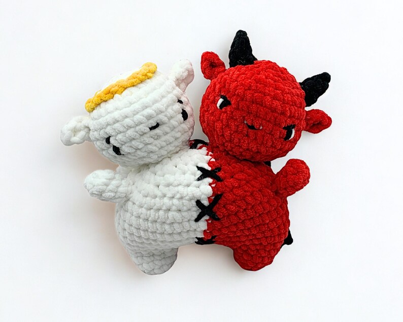 Ett detaljerat virkmönster för en unik virkad amigurumi-figur.