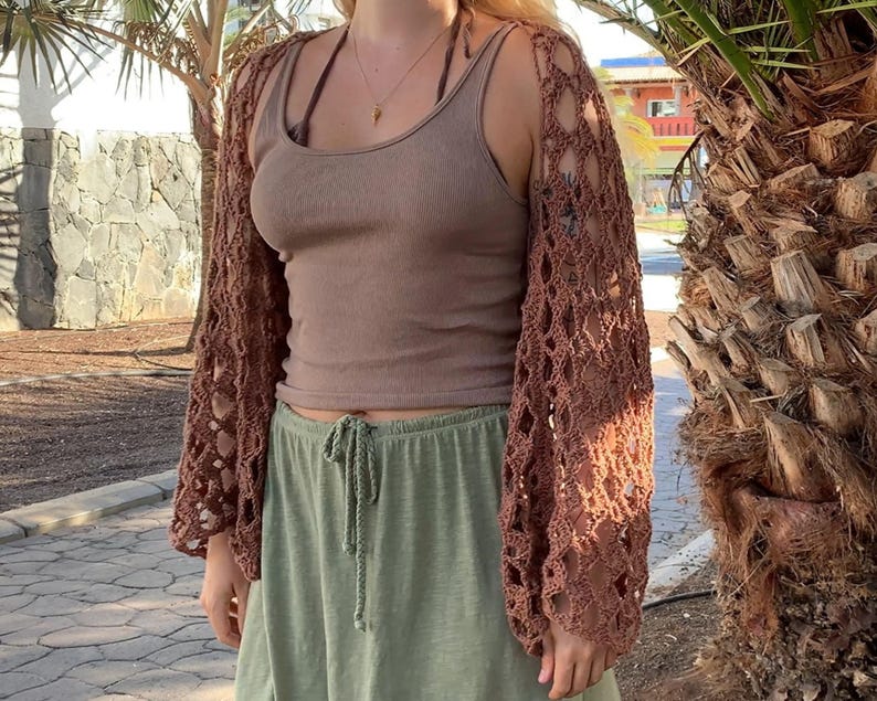 virad cover up
Virkmönster bolero
 Boho bolero virkning
Enkel bolero att virka
Lätt virkmönster nybörjare
Virkad shrug mönster
Festivaloutfit virkning
Somrig virkad topp
Bolero med luftigt mönster