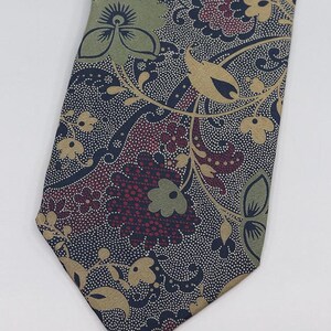 Vintage Giorgio Armani Cravatte Silk Tie – Floral Pattern – Made in Italy