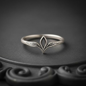 Handmade Elven Ring | 925 Sterling Silver Fantasy Leaf Band | Nature-Inspired Elvish Jewelry | Unique Gift for Her