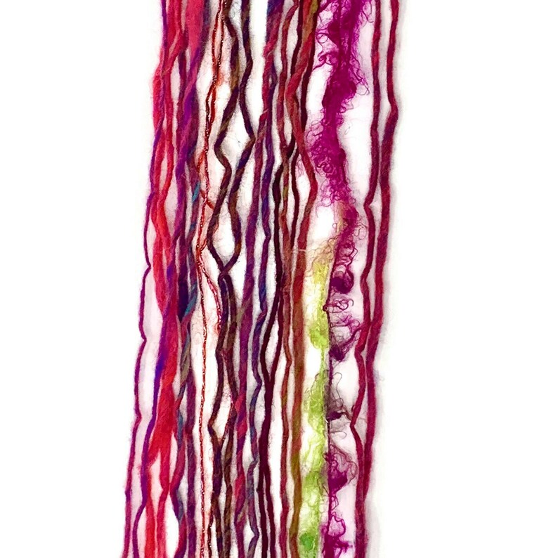 Wool art yarn Wool fiber grab bag Needle felting wool Bag of yarn Art yarn bundle Felting yarn Pink wool yarn mix Bundle of yarn