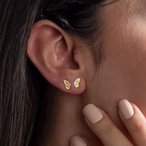 14k guld Elegant örhänge med fjärilsvingar, julklapp, minimalistiska örhängen med fjärilsvingar, present till kvinnor, litet örhänge