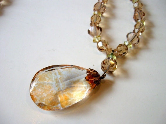 Vintage Golden Yellow Glass Bead Necklace w/Penda… - image 1