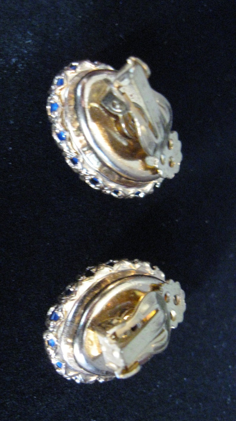 Vintage 1960/'s Blue and White Beaded Necklace and Earring Set