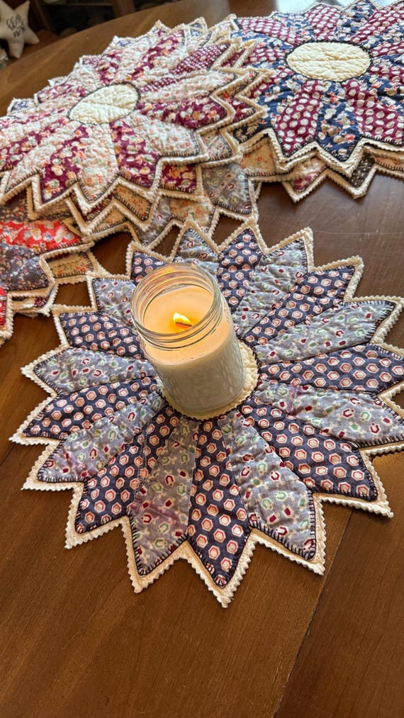 Vintage Feed Sack Quilt Candle Mat | Scalloped Farmhouse Placemat