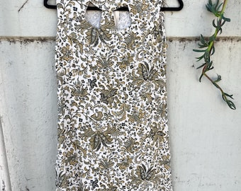 Vestido camisero vintage de los años 60 con estampado paisley y aberturas, talla M