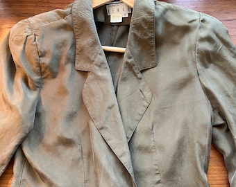 Blazer de mujer Sade con hombreras elegantes de seda color oliva estilo oficina vintage de los años 80, talla 6