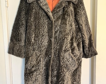 Abrigo vintage de piel sintética gris plata estilo años 50 de Susan Lynn, talla S/M