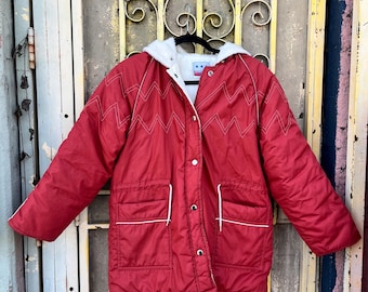 Parka vintage de los años 70 en color terracota con capucha y sherpa con punto chevron