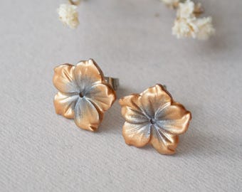 Bronze Flower Stud Earrings – Handmade Ukrainian Jewelry, UV Resin & Mica Powder, Stainless Steel | Bronze and graphite colored earrings