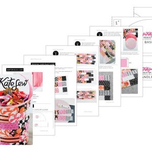 Puede incluir: Un patr&oacute;n de costura para un cubo de dulces de Halloween. El patr&oacute;n incluye instrucciones y plantillas para la base y el asa del cubo. El cubo es rosa y negro con un patr&oacute;n floral. El patr&oacute;n es de See Kate Sew.