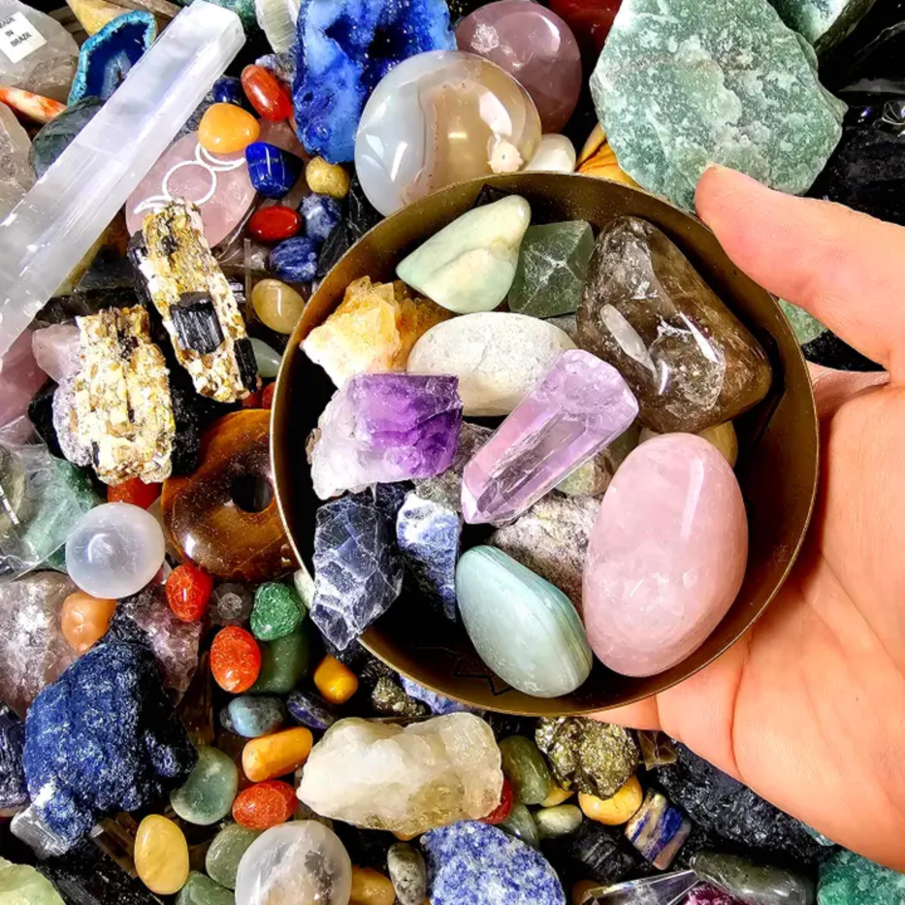 Mystery Crystal Confetti Scoop: Tumbled & Raw Stones, Geodes, Selenite