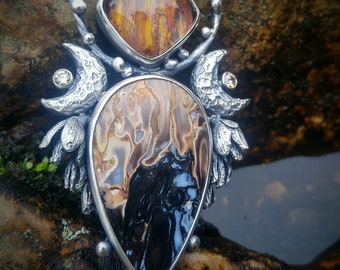 The Secret of Salem - collector pendant