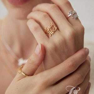 カスタムネームリング：スターリングシルバーまたはゴールドのパーソナライズされた二重層調節可能