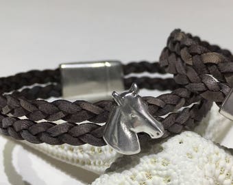 Bracelet-Equestrian Horse Head Bracelet-Silver Horse Head on Grey Brown 5mm Braided Flat Leather-Zamak Greek Cast-Magnetic Clasp-Boho Cuff