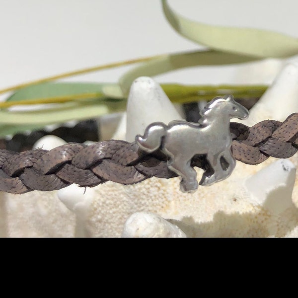 Bracelet-Minimalist Equestrian Horse Bracelet-5mm Flat Leather Horse Cuff Bracelet-Running Horse on Braided Flat Leather-Magnetic Clasp-Boho