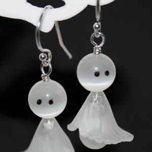 Ghost Earrings-Halloween Earrings-Friendly Casper White Ghosts-Ghost Short Drop Dangle Earrings-Fun Whimsy-Spirit-October Ghost-Seasonal