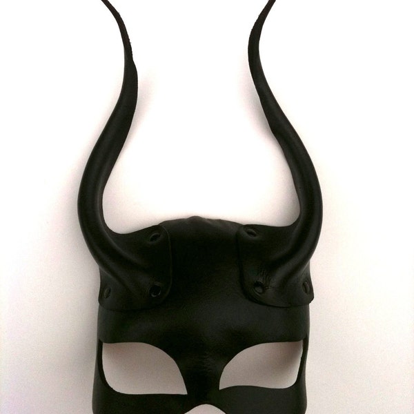 Night Creature Leather Mask