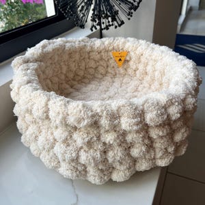 Handmade Chunky Lux Chenille Pet Bed: Super Soft Cat/Dog Basket