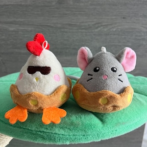 Handmade Chicken and Mouse Cat Toys, Plush Catnip and Crinkle Bite Resistant Durable Toys, Set of 2