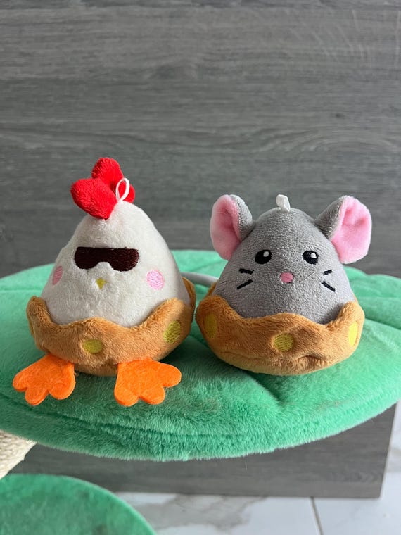 Juguetes para gatos hechos a mano con forma de pollo y ratón
