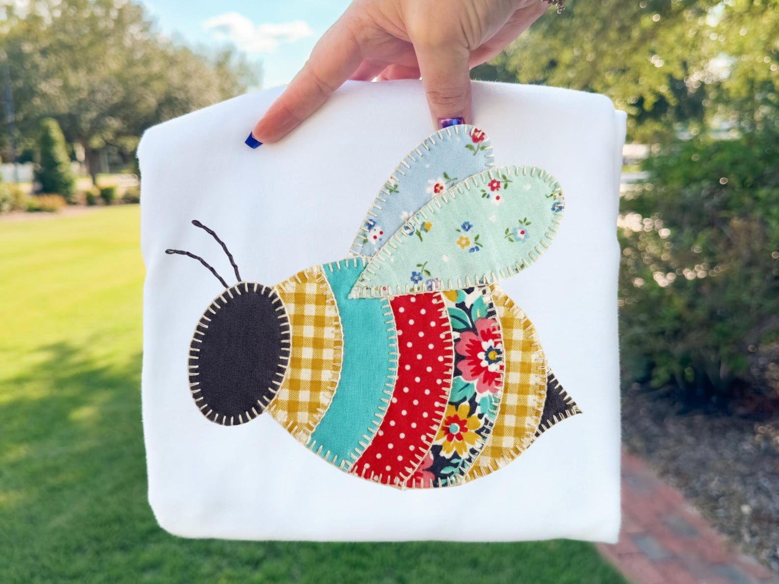 Bumble Bee Faux Patchwork PNG, Cute Cottagecore Bright Shirt Design ...