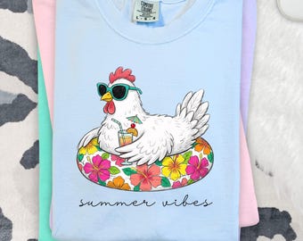 Gallina estiva PNG, Pollo in camera d'aria di ibisco, Pollo estivo divertente, Stile scarabocchio abbozzato PNG, Gallina da fattoria tropicale, Vacanze estive