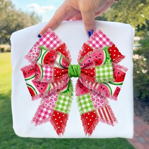 Watermeloen patchwork strik png, schattig coquette helder ontwerp, appliqué imitatiestof png, vintage quiltstijl zomerstrik, preppy watermeloenstrik