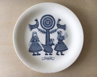 Vintage Dutch Folklore Marken Plate / Royal Sphinx Maastricht / 1960s