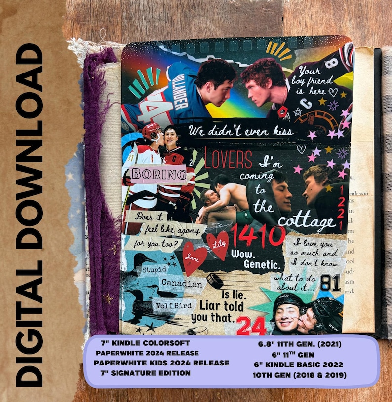 Pu&ograve; includere: Un'immagine scaricabile digitalmente con un collage di foto e testo. Il collage include immagini di giocatori di hockey, scene romantiche e testo scritto a mano come "LOVERS" e "cottage". L'immagine elenca anche modelli e dimensioni di Kindle.