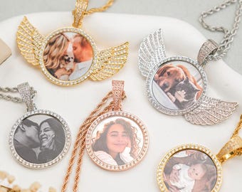 Collar personalizado con foto de alas de ángel con diamantes, colgante con foto redondo personalizado, joyería hip hop, regalo de recuerdo.