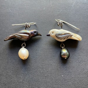 Flamework raven-dove earrings with pearls