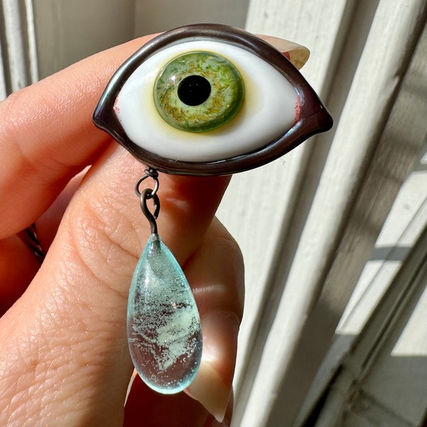 Handmade flamework glass eye brooch with tears