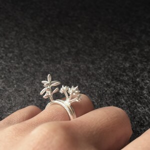 Statement Flower Silver Ring, Sterling Silver Succulent Ring, Leaves Ring, Gift for her, Anniversary Gift, Botanical Jewelry image 4