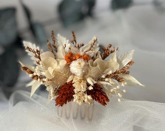 Floral comb decorated with dried and stabilized flowers to enhance your hairstyle