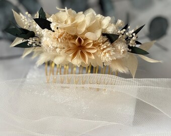 Floral comb decorated with dried and stabilized flowers to enhance your hairstyle