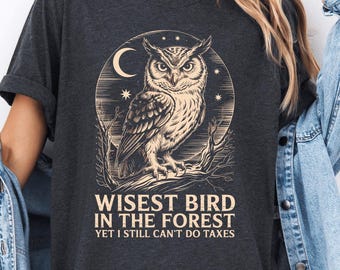 Camiseta divertida de búho: camiseta vintage con pájaro del bosque grabado, humor sarcástico para la temporada de impuestos.