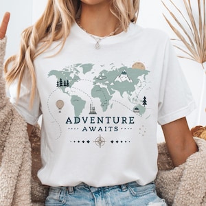 Adventure Awaits Shirt - Fernweh T-Shirt - Geschenk für Naturliebhaber & Entdecker