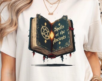 Mystical Spellbook T-shirt – Witchy Gothic Fantasy-T-shirt, occulte magische kleding voor RPG-fans