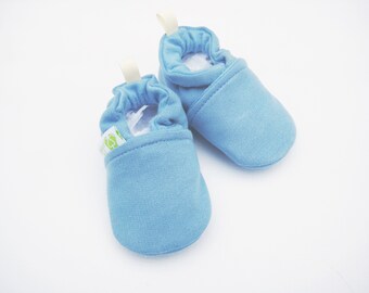 Zapatos de bebé de forro polar de algodón orgánico: Azul cielo, totalmente de tela, suela suave