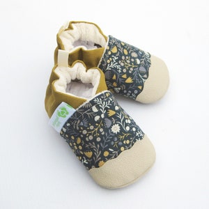 Classic Vegan Wood Floral / Non-Slip Soft Sole Baby Shoes / Made to Order / Babies Toddler Preschool image 2