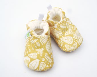 Organic Vegan Bees and Butterfly / All Fabric Soft Sole Baby Shoes / Made to Order / Babies