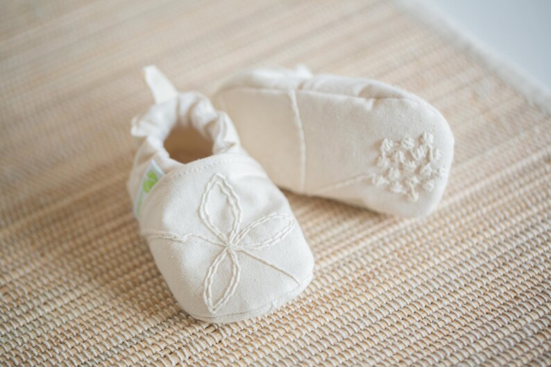 Classic Vintage-style Embroidered Flowers All Fabric Soft Sole Baby Shoes / Made to Order / Baptism Christening image 4