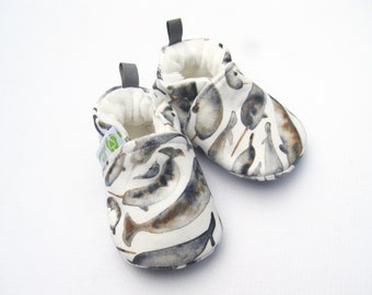 Zapatos veganos de tejido orgánico con forma de narval / Zapatos de bebé de suela blanda, totalmente de tela / Hechos a medida / Para bebés